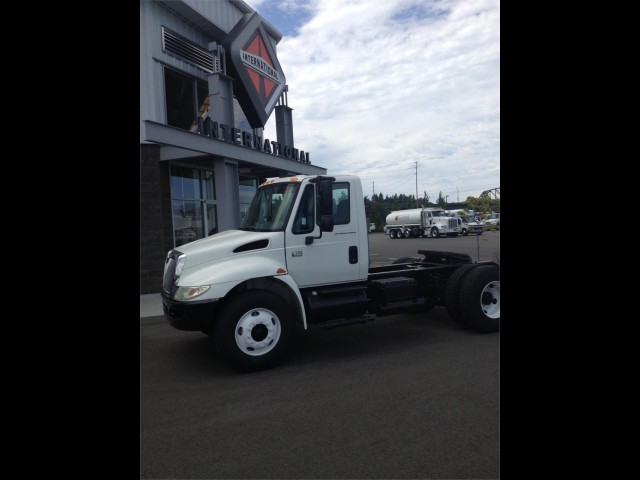 2004 INTERNATIONAL 4300 