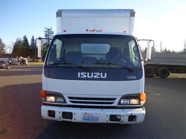 2000 ISUZU NQR 