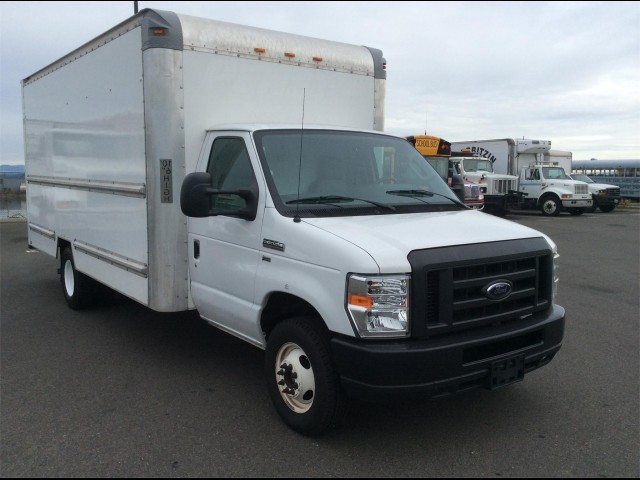 2010 FORD E350 SD 