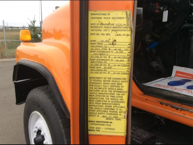 1999 INTERNATIONAL 2574 
