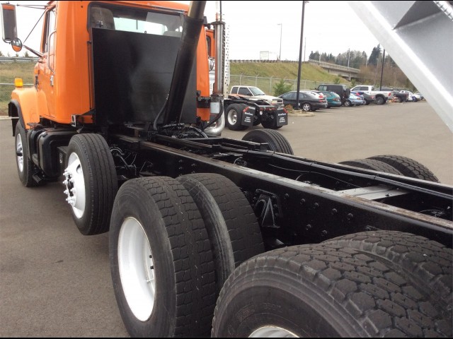 1999 INTERNATIONAL 2574 