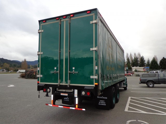 2007 FREIGHTLINER BUSINESS CLASS M2 106 