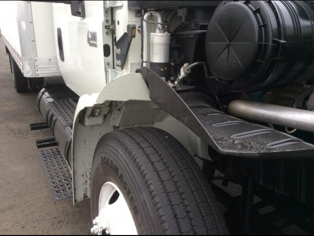 2002 INTERNATIONAL 4300 