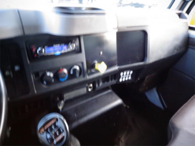1999 INTERNATIONAL 4700 