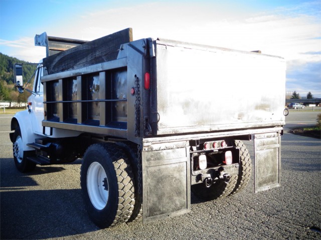 1999 INTERNATIONAL 4700 