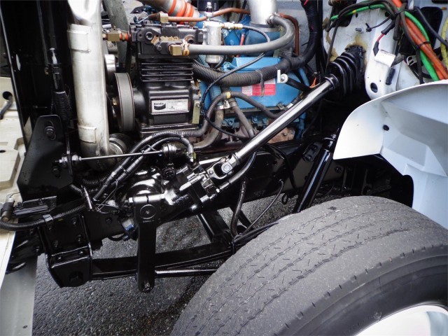 2001 INTERNATIONAL 4700LP 