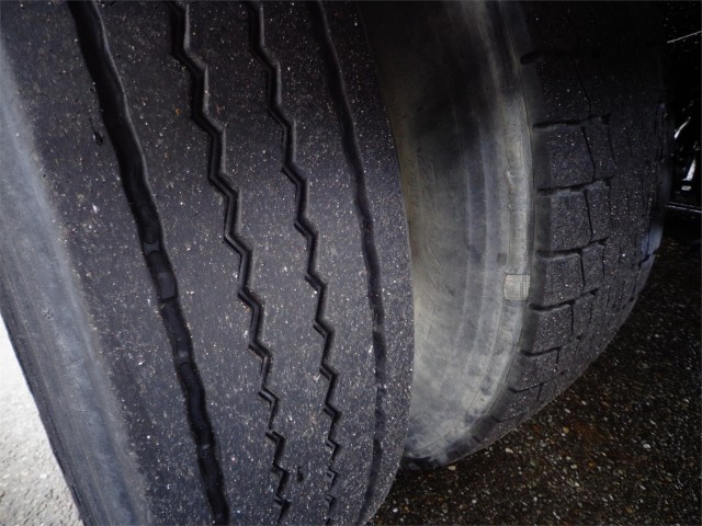 2001 INTERNATIONAL 4700LP 