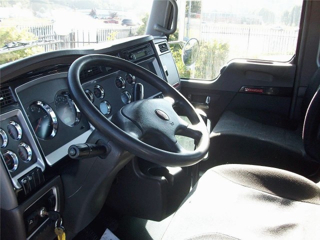 2009 KENWORTH T800B 
