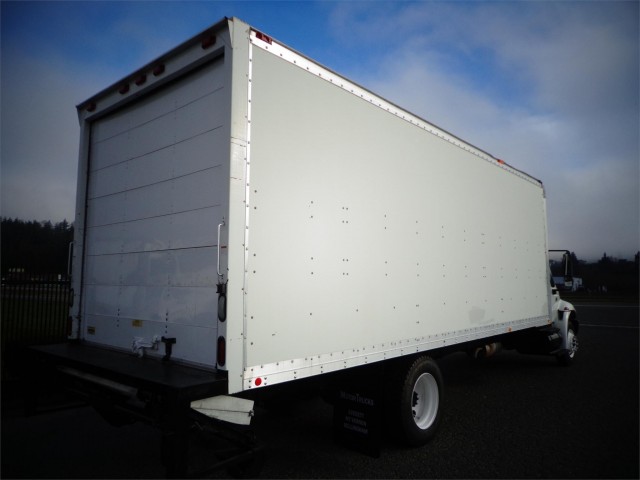 2005 INTERNATIONAL 4300 