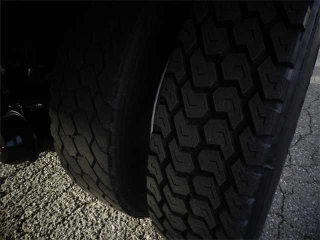 2005 INTERNATIONAL 4300 