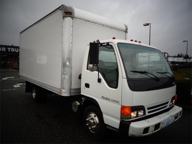 2000 ISUZU NPR 