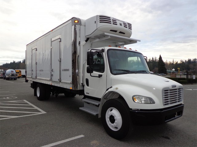 2005 FREIGHTLINER BUSINESS CLASS M2 106 