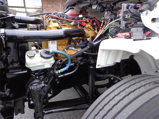 2005 FREIGHTLINER BUSINESS CLASS M2 106 