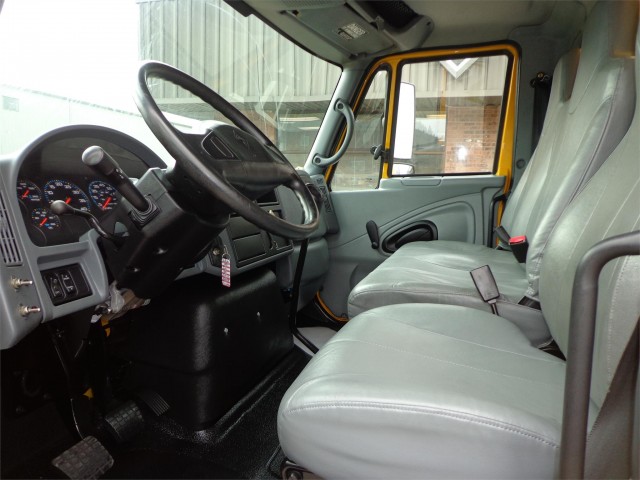 2007 INTERNATIONAL 4300 