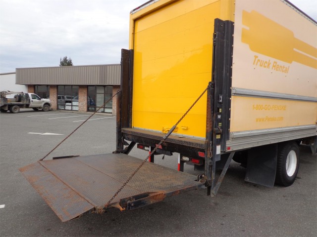 2007 INTERNATIONAL 4300 