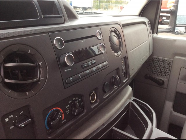 2010 FORD E350 SD 