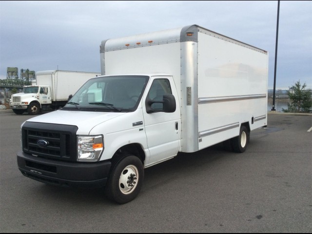 2010 FORD E350 SD 