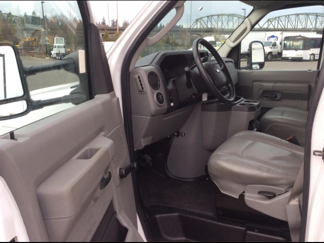 2010 FORD E350 SD 