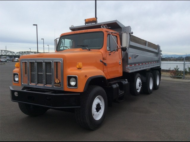 1999 INTERNATIONAL 2574 