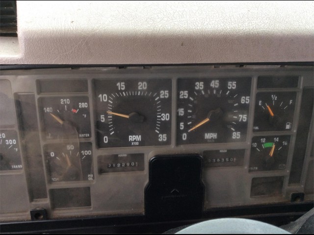 1999 INTERNATIONAL 2574 