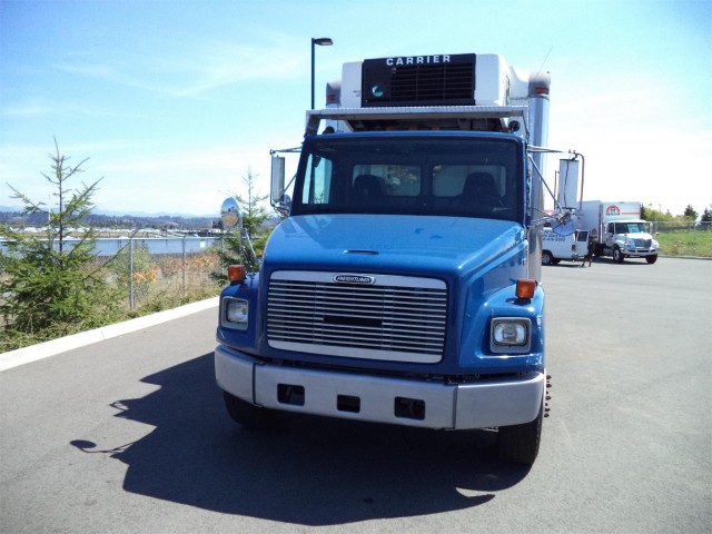 2000 FREIGHTLINER FL70 
