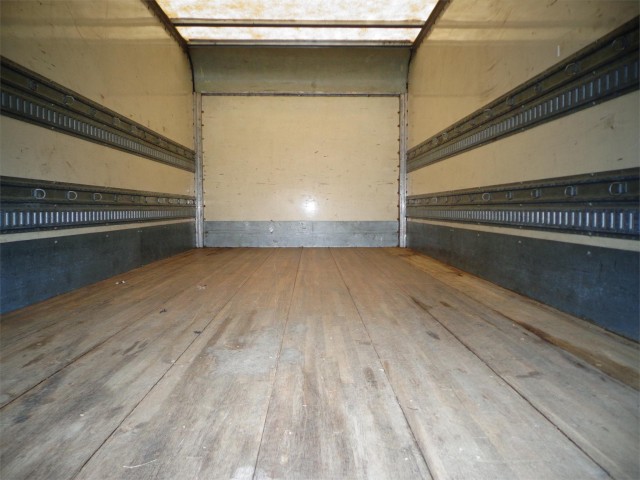 2009 ISUZU NPR HD 
