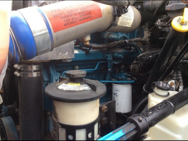 2002 INTERNATIONAL 4300 