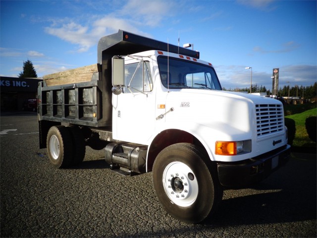 1999 INTERNATIONAL 4700 
