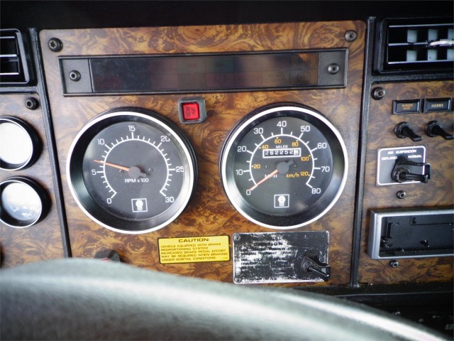 1998 KENWORTH T300 